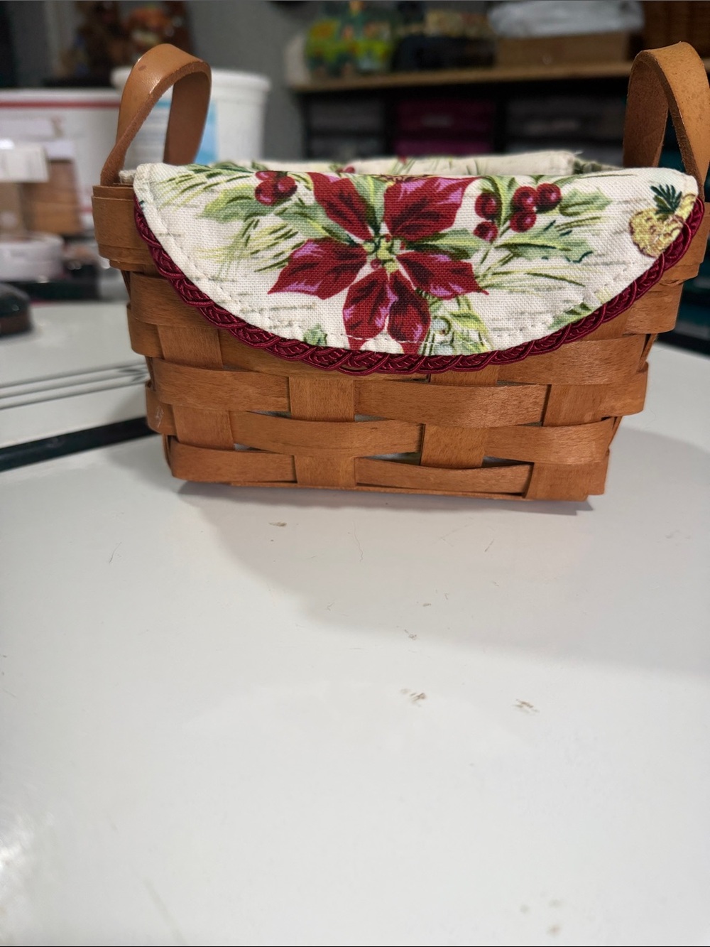 Longaberger 1992 Tea Basket with Poinsettia Liner and Protector